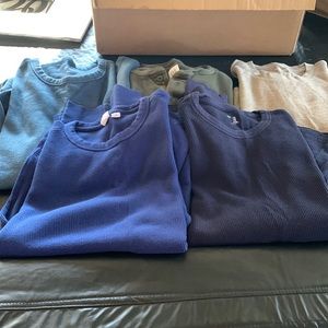 Bundle of 5 long sleeve thermals $25 for all